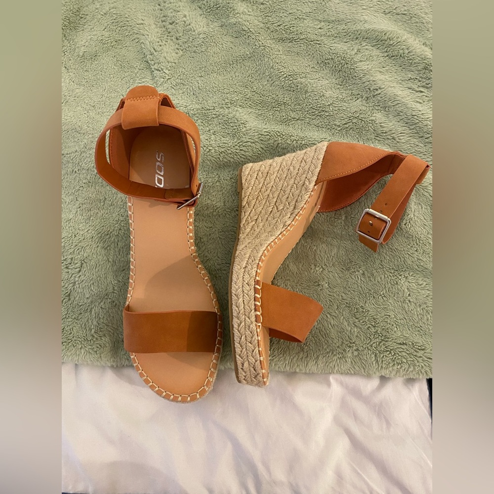 *Soda* Brown Wedges
